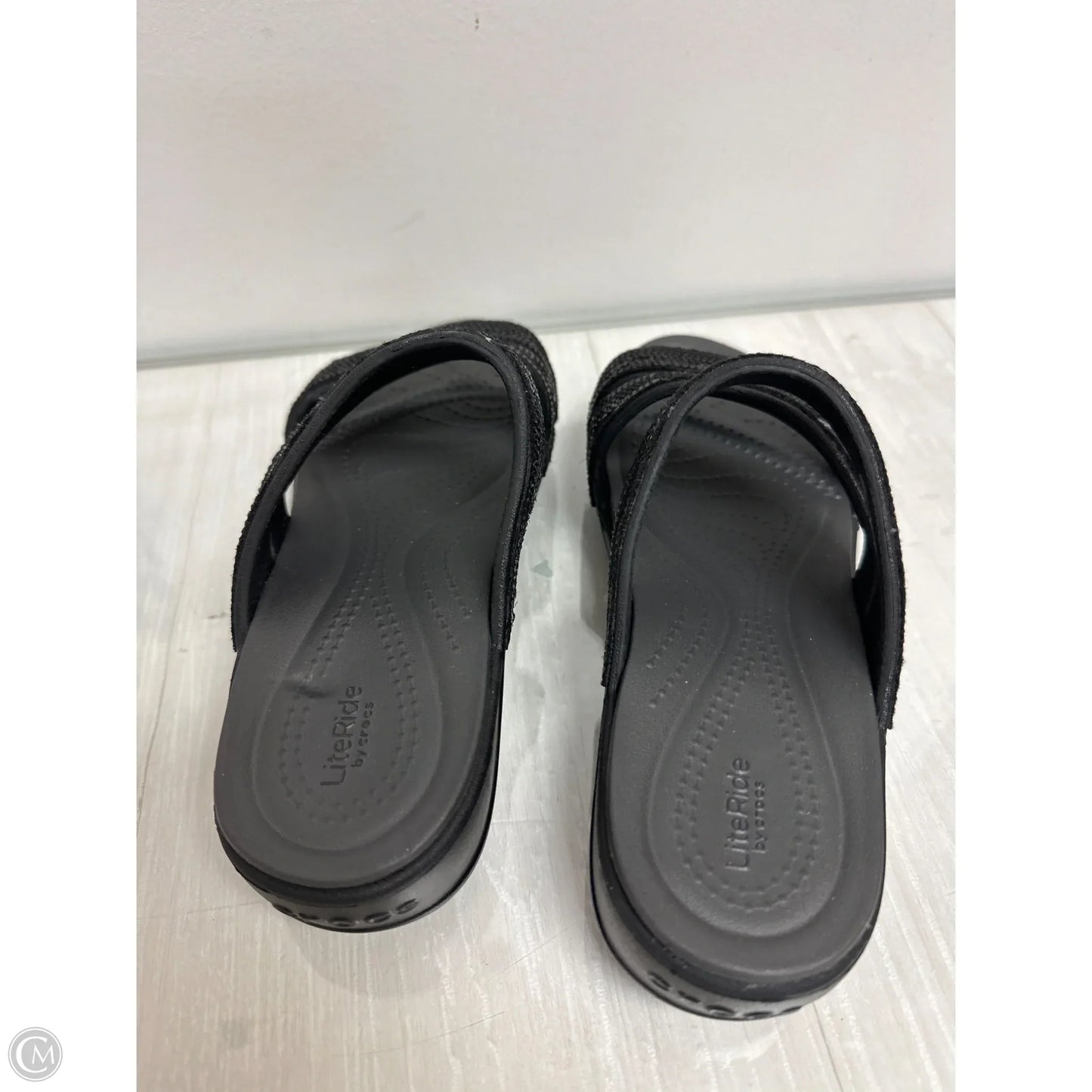 Sandals Flats By Crocs In Black, Size: 6