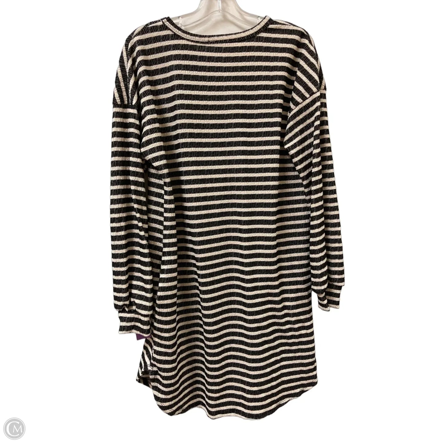 Dress Casual Short By Heimish Usa In Striped Pattern, Size: M