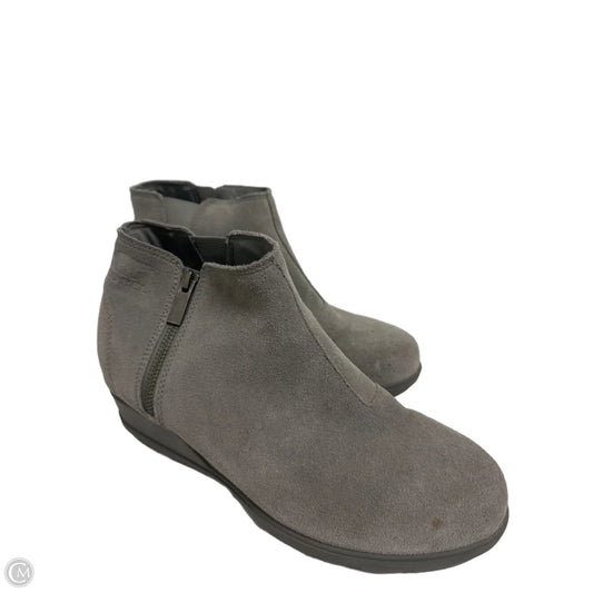 Boots Ankle Flats By Sorel In Grey, Size: 10.5