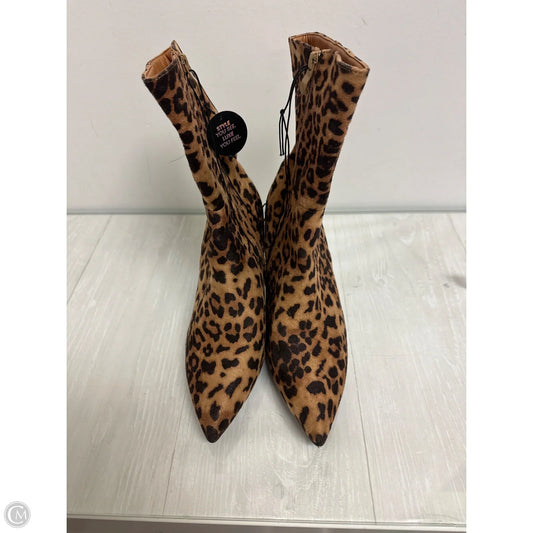 Boots Ankle Heels By Clothes Mentor In Animal Print, Size: 9