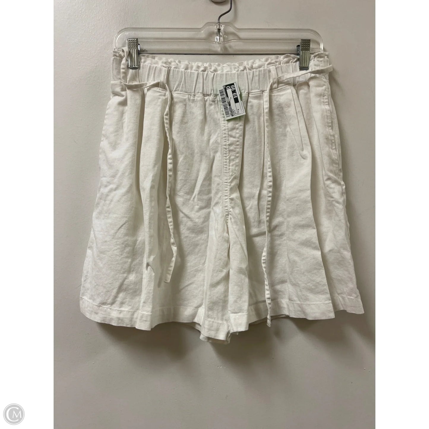 Shorts By Universal Thread In White, Size: 4