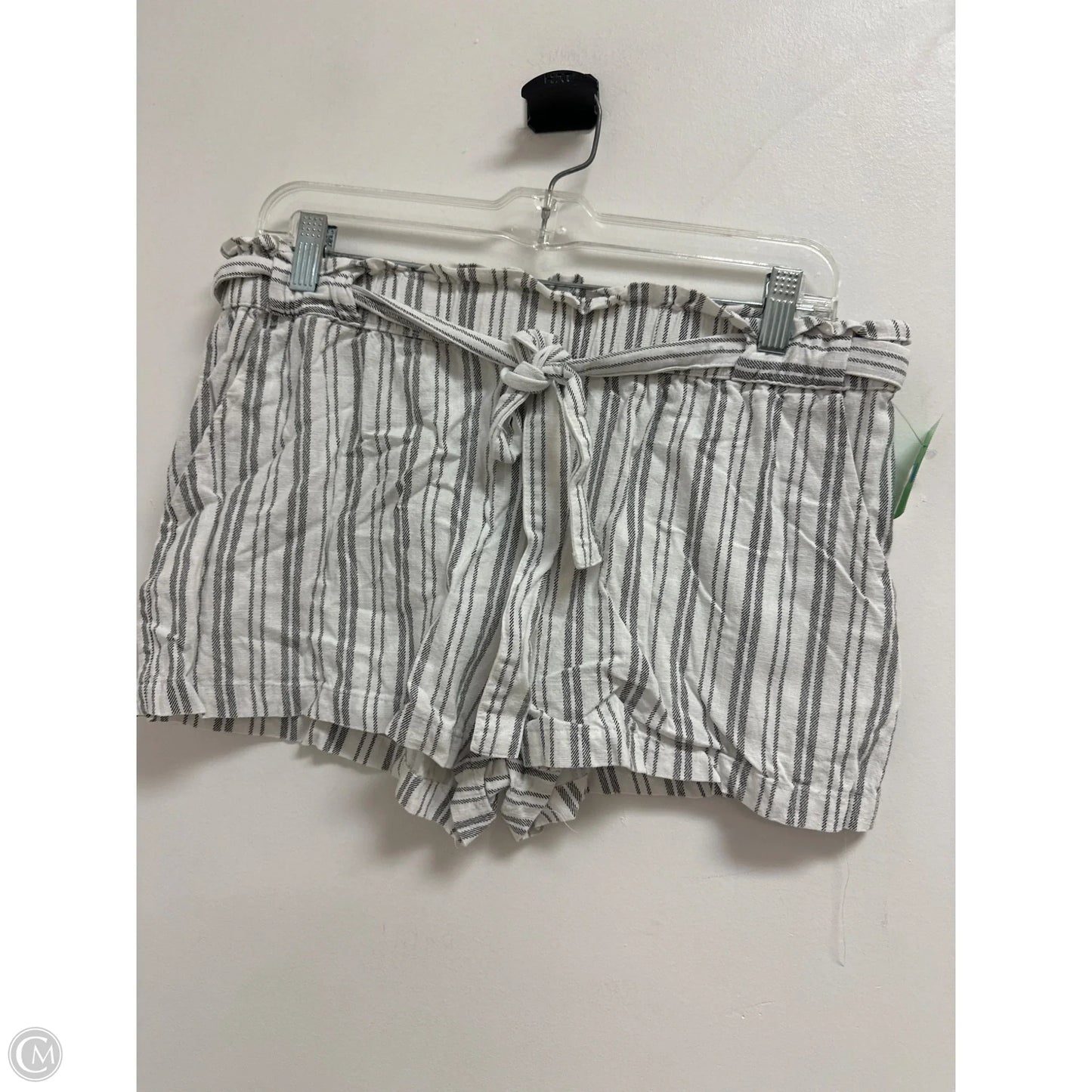 Shorts By Clothes Mentor In Striped Pattern, Size: 16