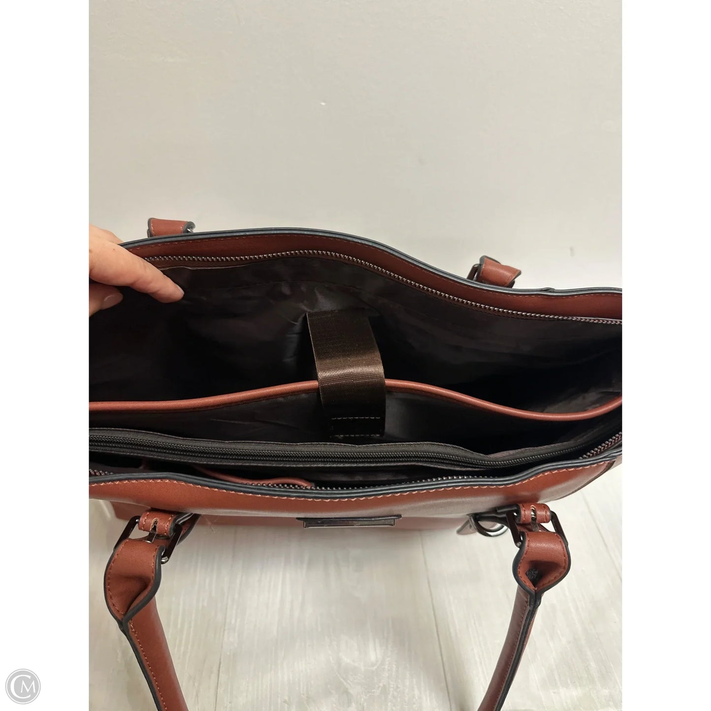 Handbag By Clothes Mentor, Size: Large