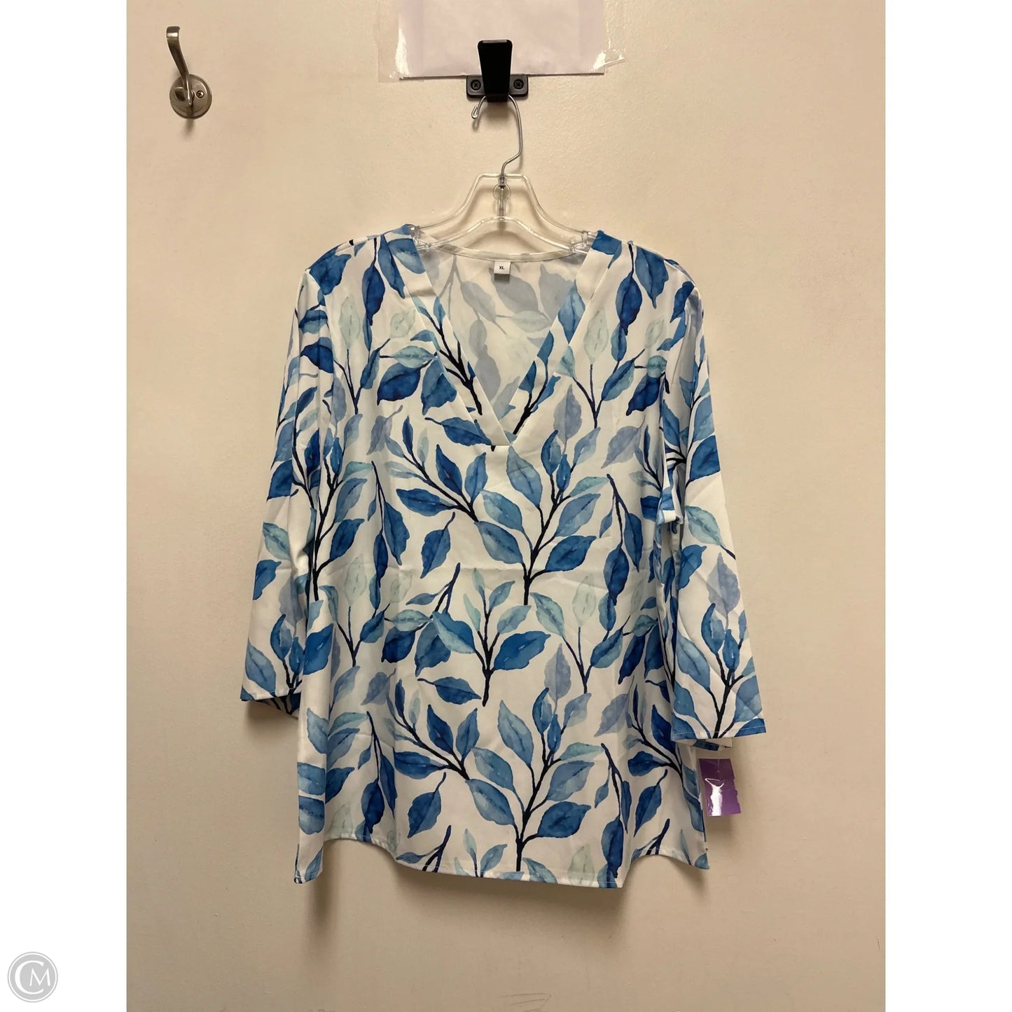 Top Long Sleeve By Clothes Mentor In Blue & White, Size: Xl