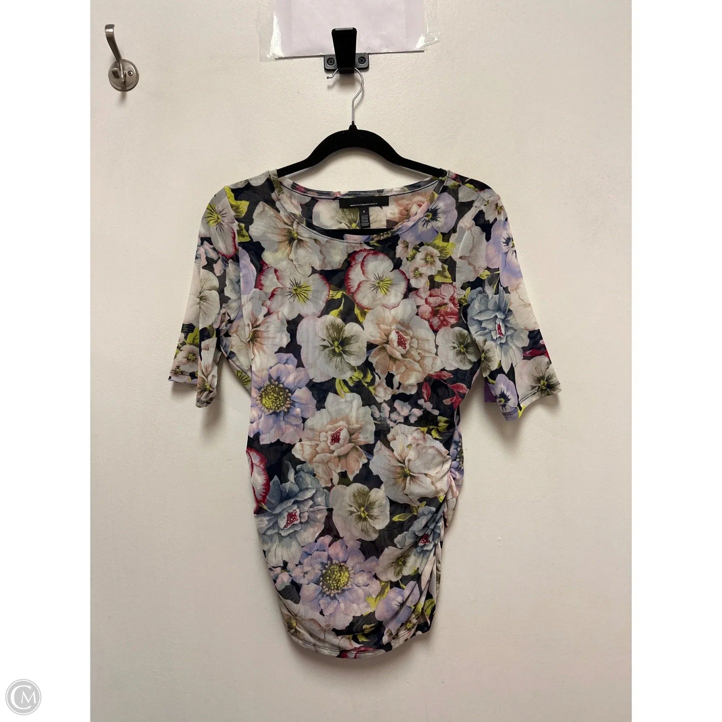 Top Short Sleeve By White House Black Market In Floral Print, Size: S
