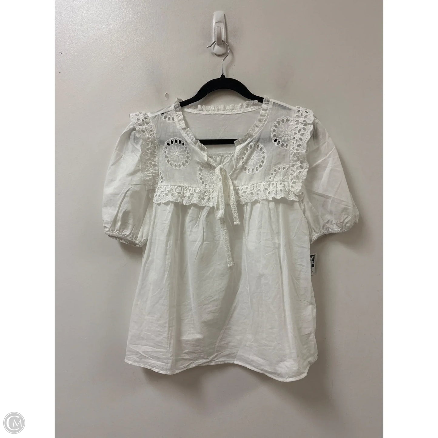 Top Short Sleeve By Clothes Mentor In White, Size: S