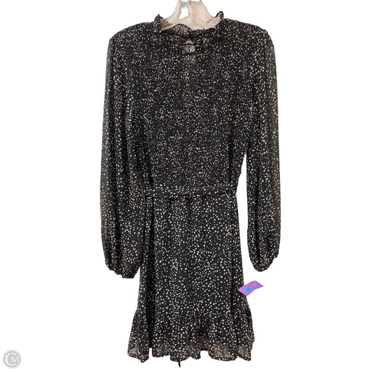 Dress Casual Short By Clothes Mentor In Black & White, Size: S
