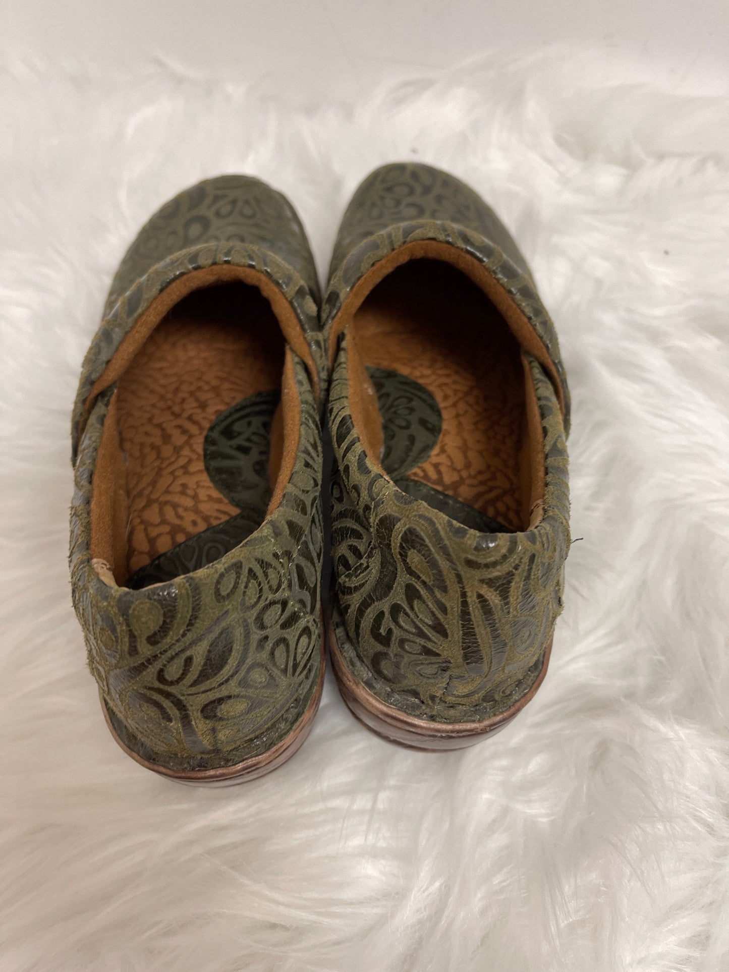Green Shoes Flats Boc, Size 8.5