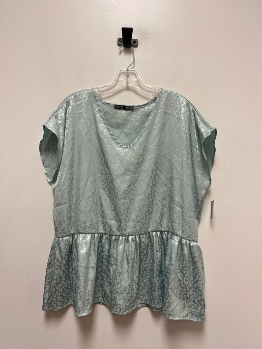 Green Top Short Sleeve Clothes Mentor, Size M