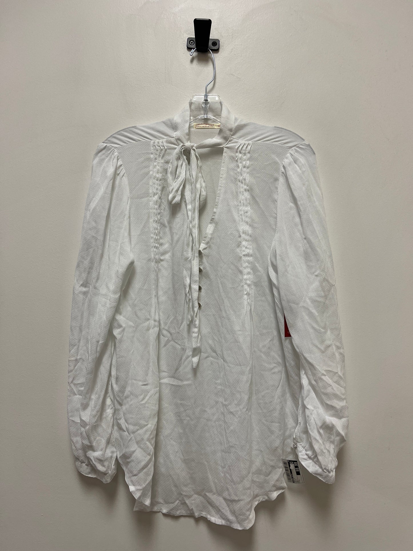 White Top Long Sleeve Faded Glory, Size L