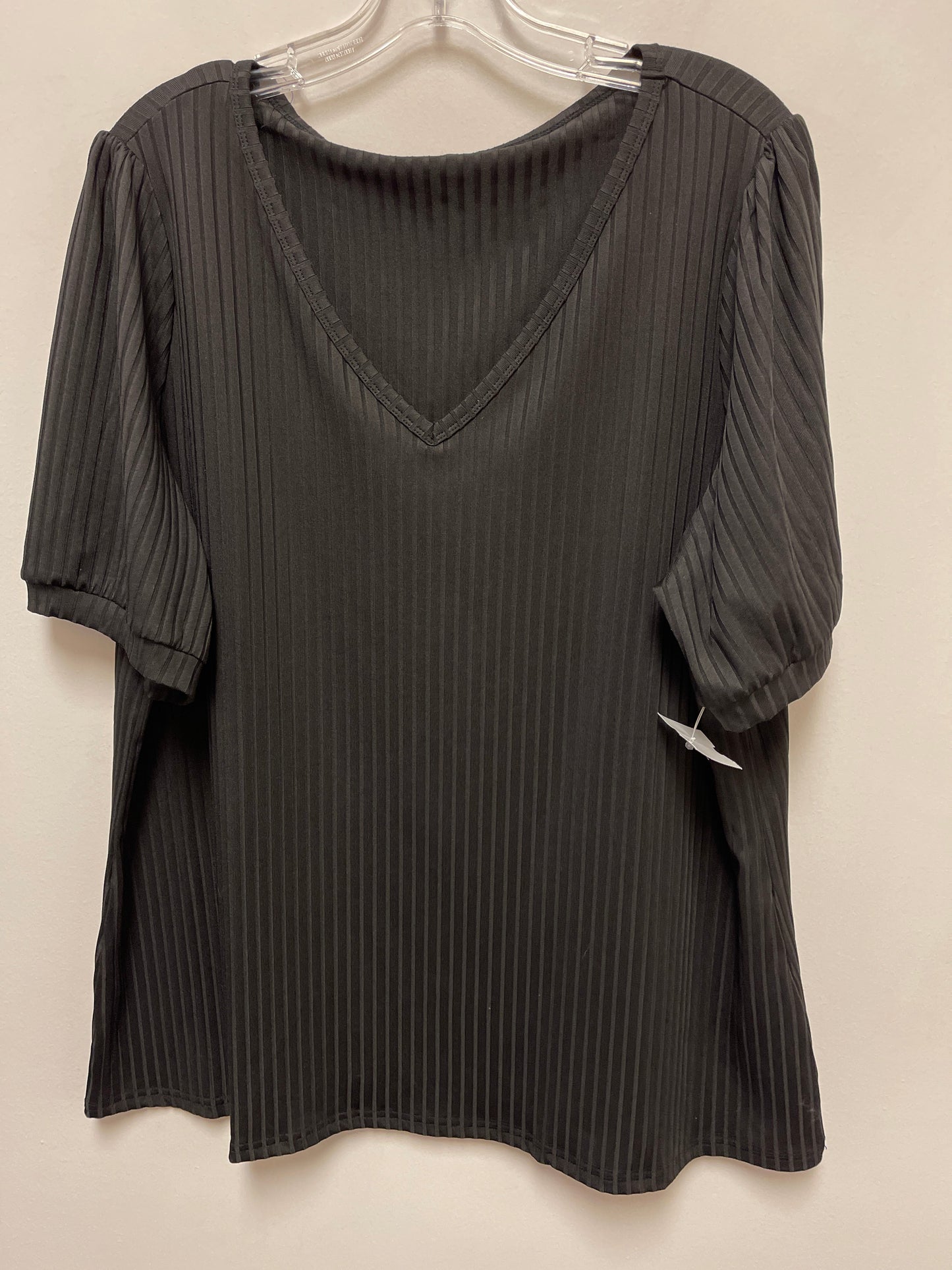Black Top Short Sleeve Clothes Mentor, Size 2x