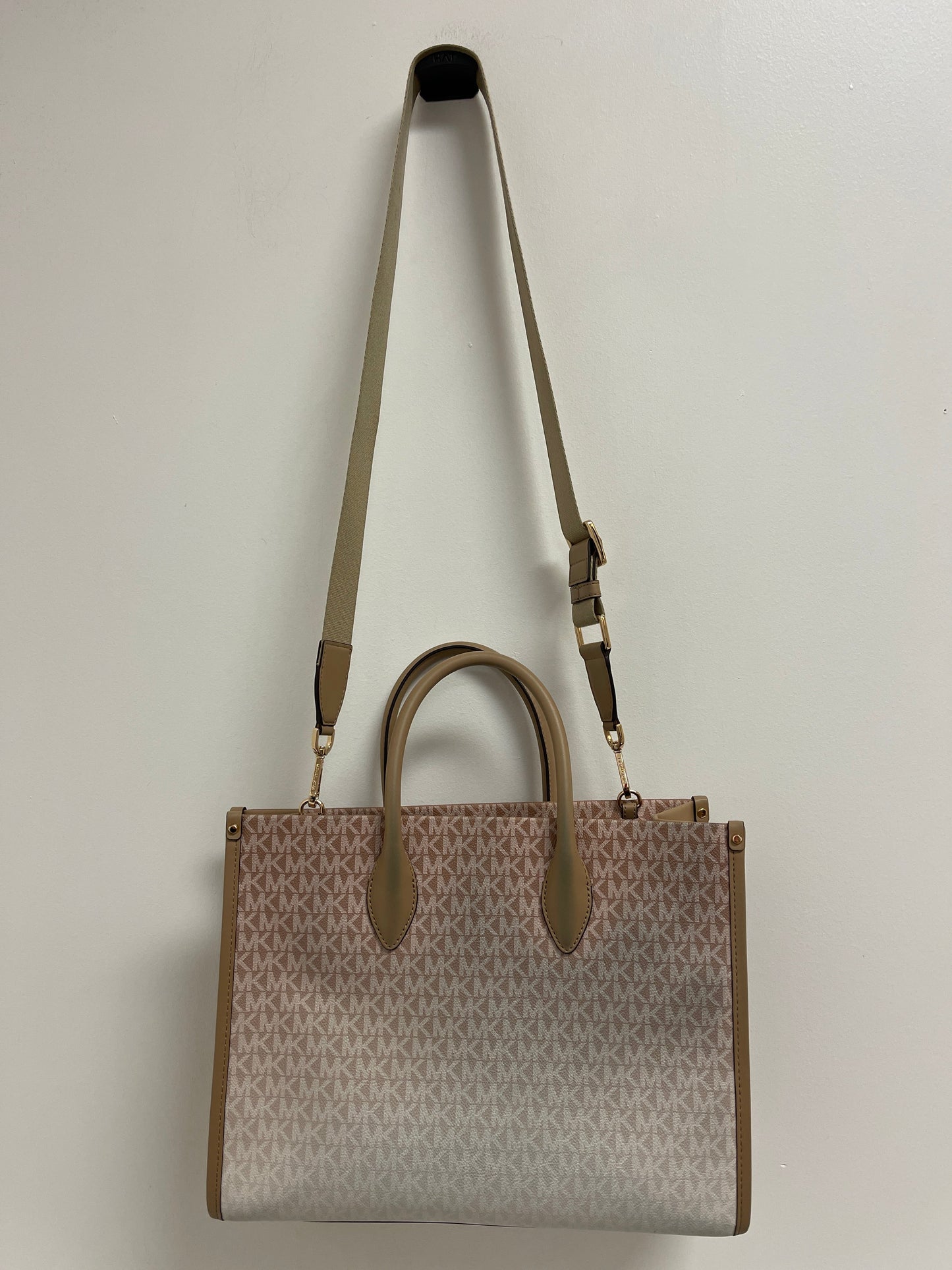 Handbag Designer Michael Kors, Size Medium