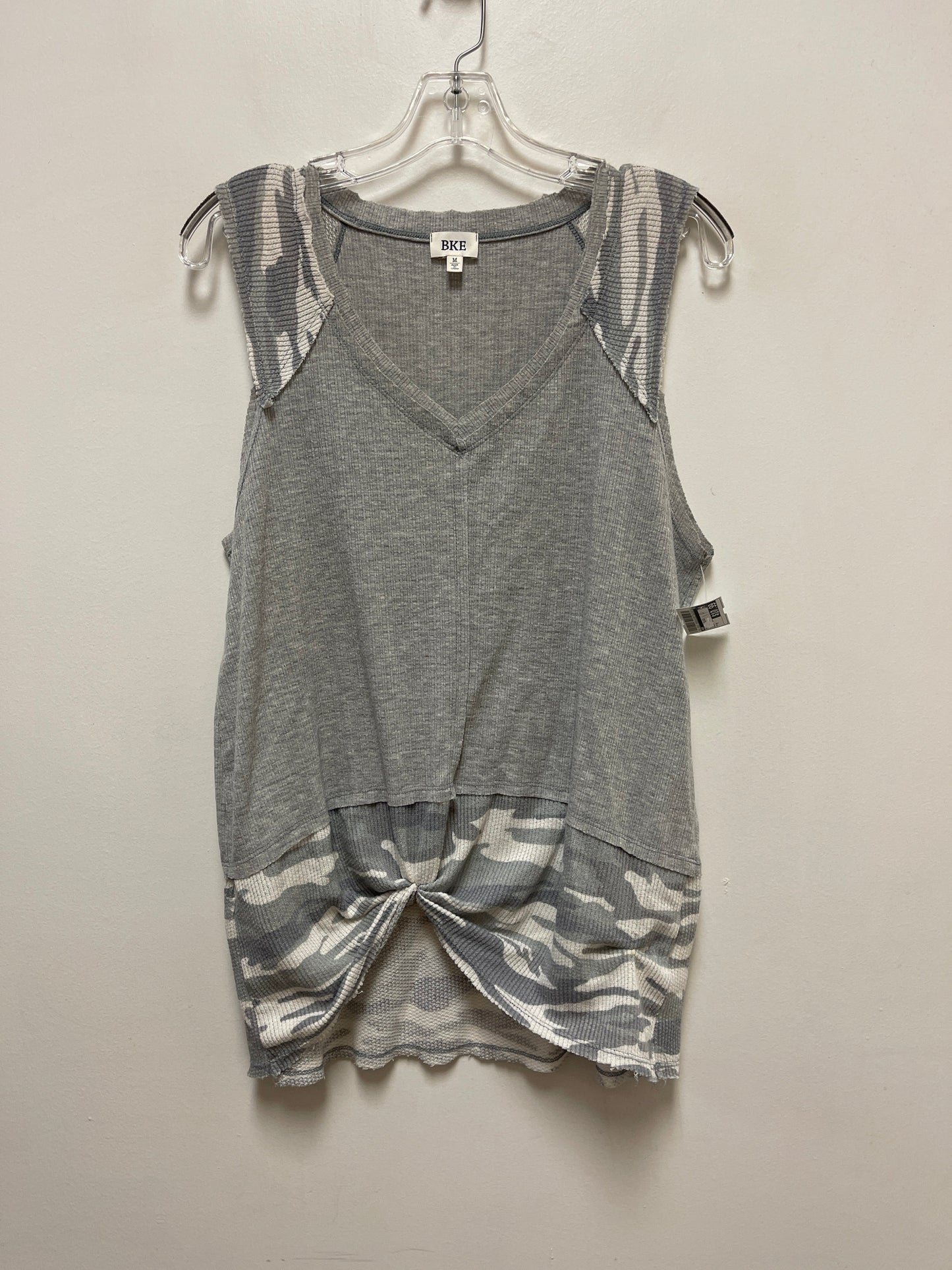 Top Sleeveless By Bke In Grey, Size: M