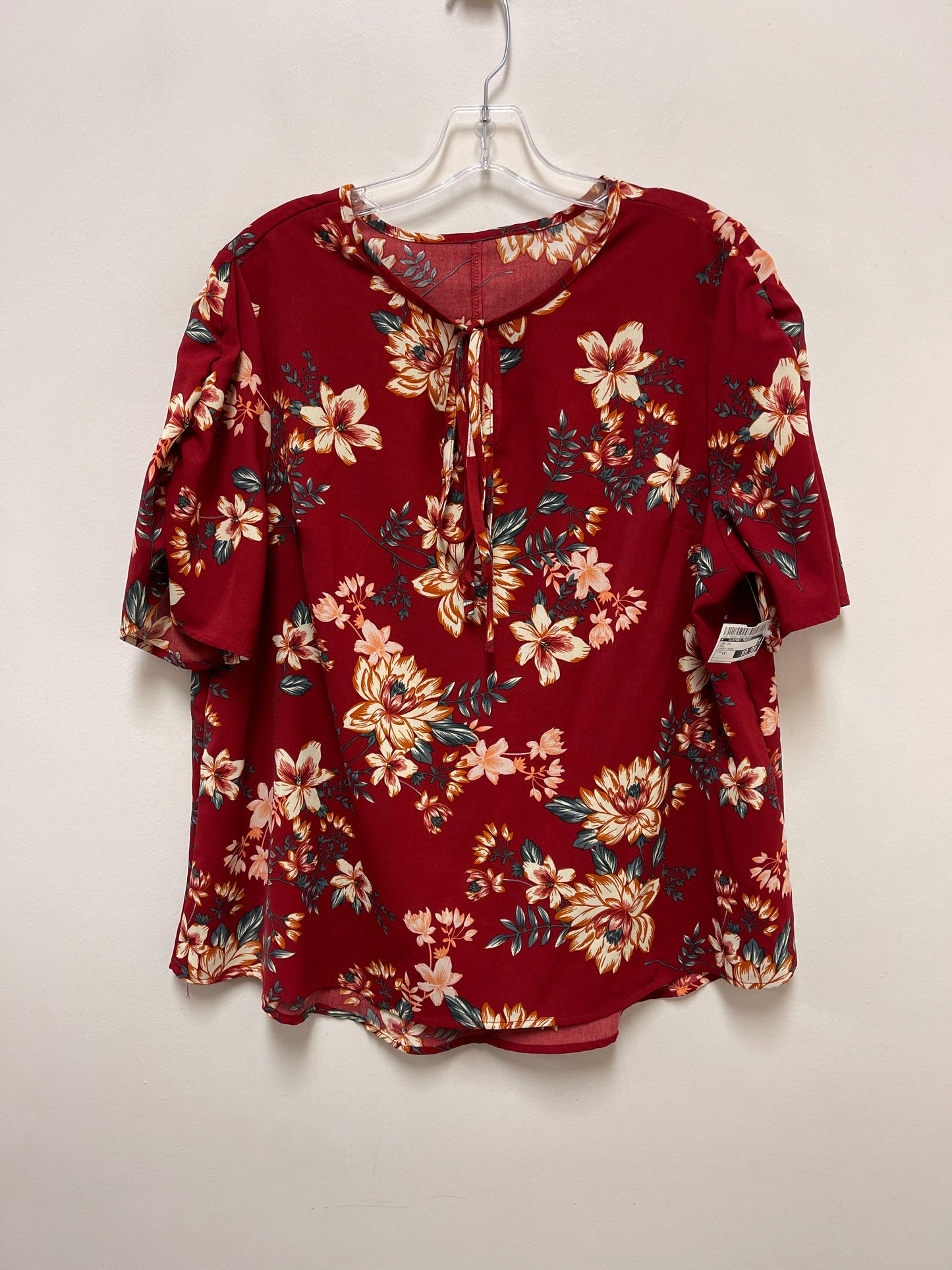 Top Short Sleeve By Clothes Mentor In Red, Size: 1x