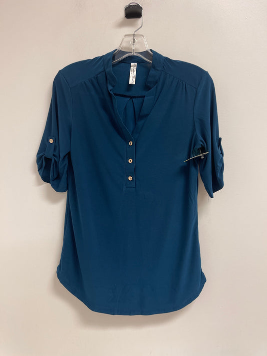 Top Short Sleeve By Perseption Concept In Blue, Size: S