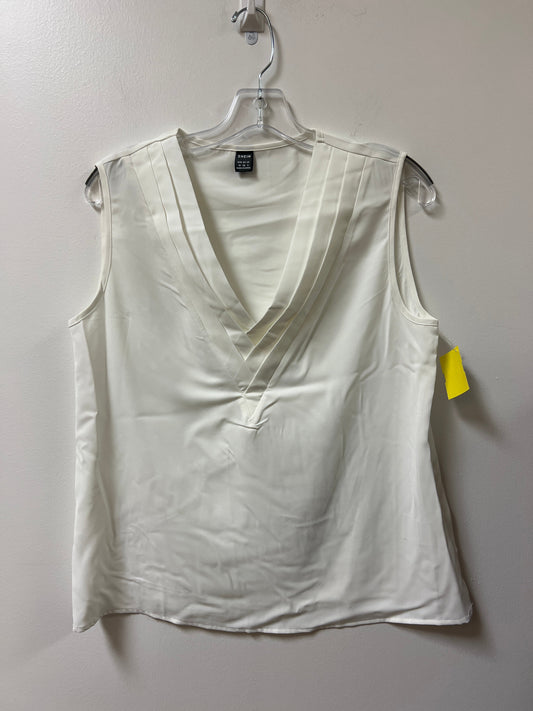 Top Sleeveless By Shein In White, Size: M