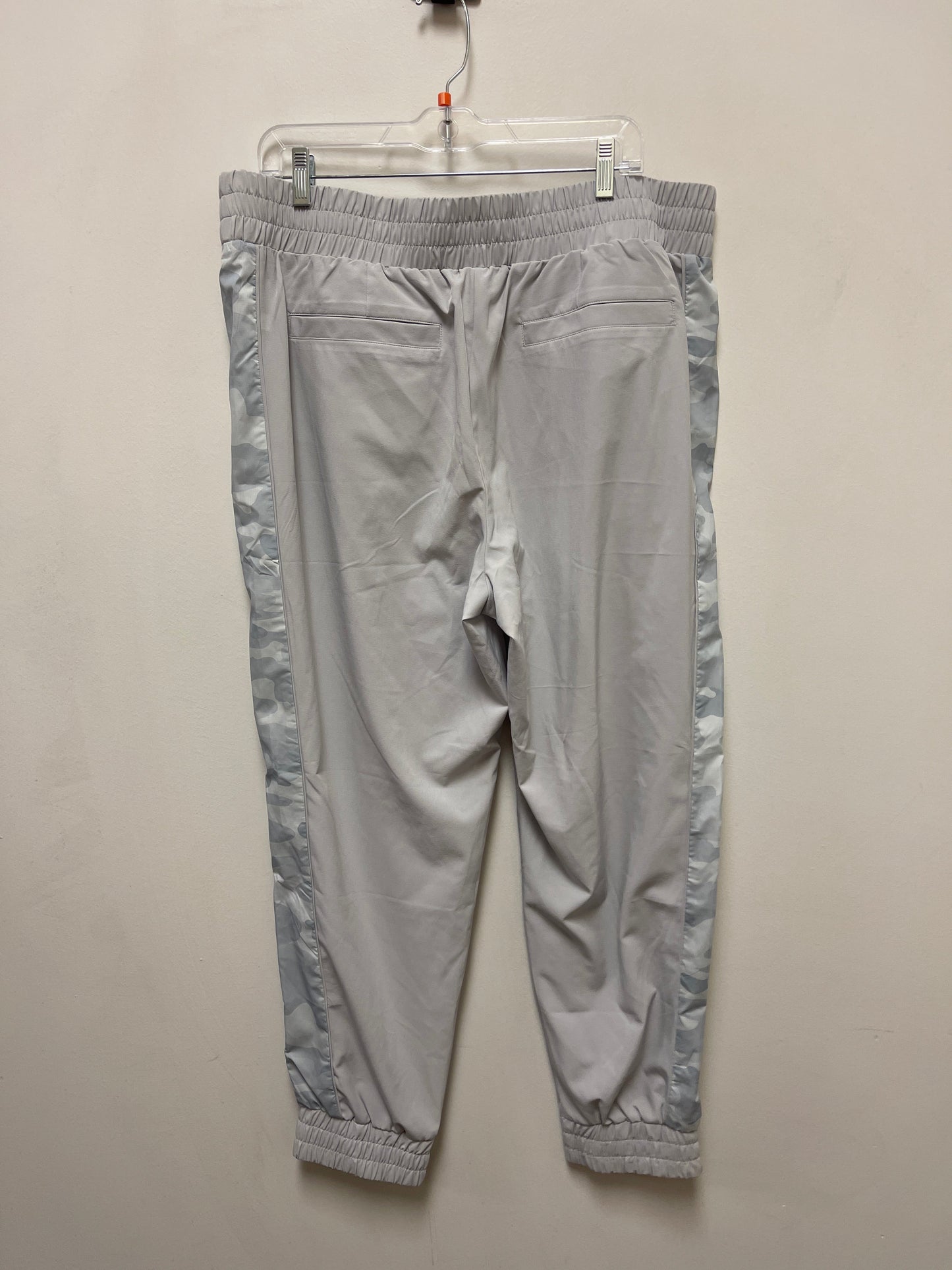 Athletic Pants By Chicos In Grey, Size: 16