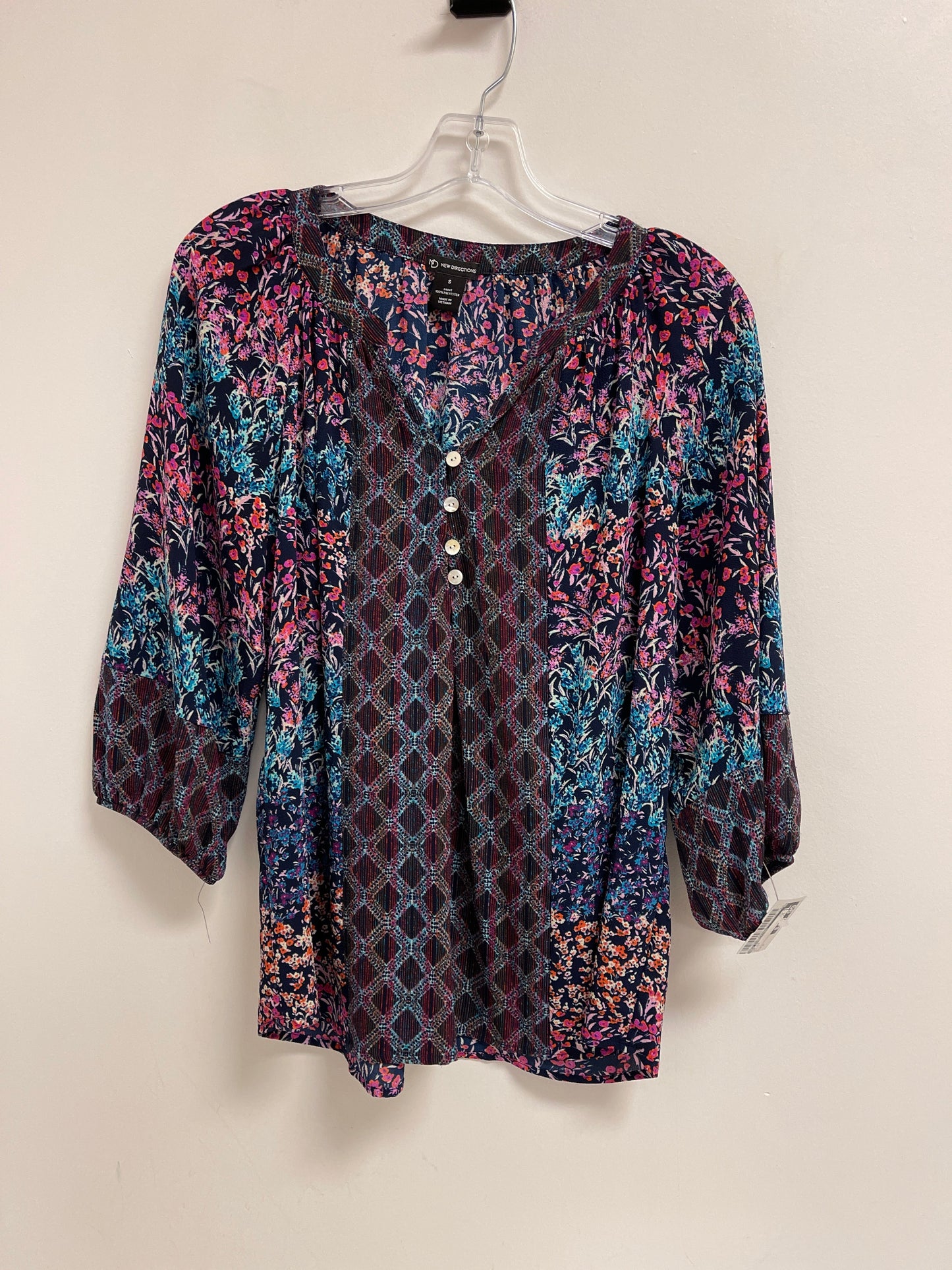 Top Long Sleeve By New Directions In Multi-colored, Size: S