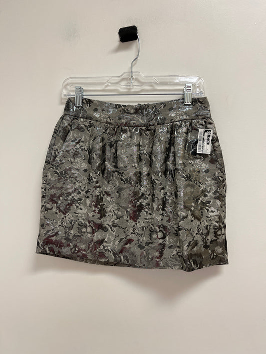 Skirt Mini & Short By Tinley Road In Silver, Size: 2