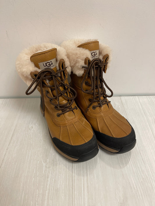 Boots Designer By Ugg In Brown, Size: 8