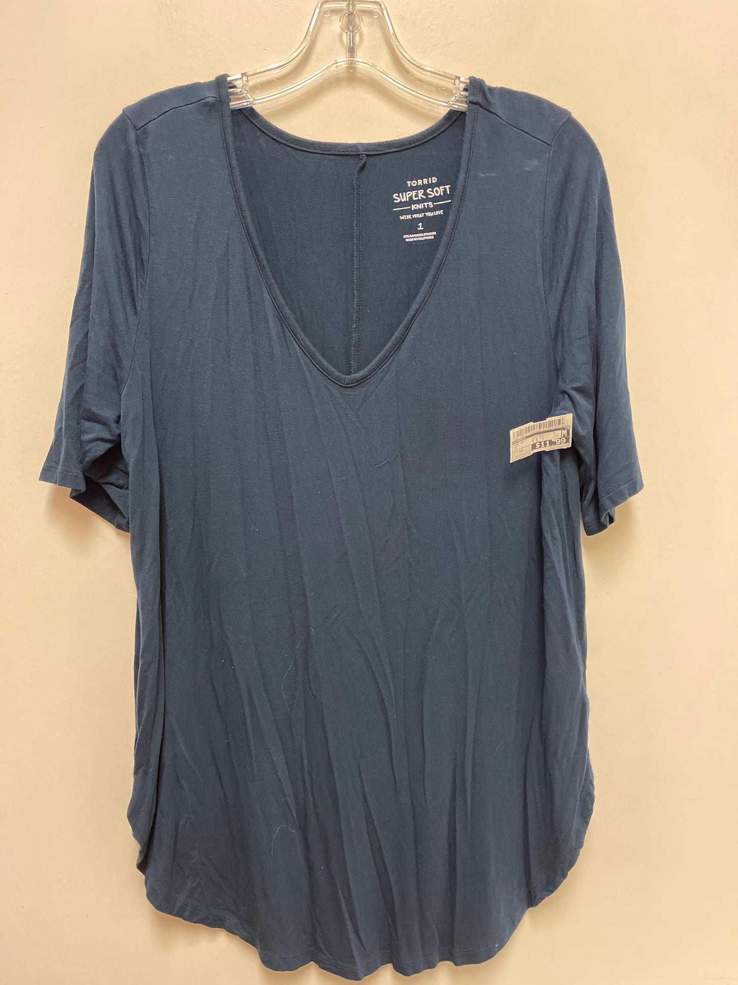 Top Short Sleeve By Torrid In Navy, Size: 1x