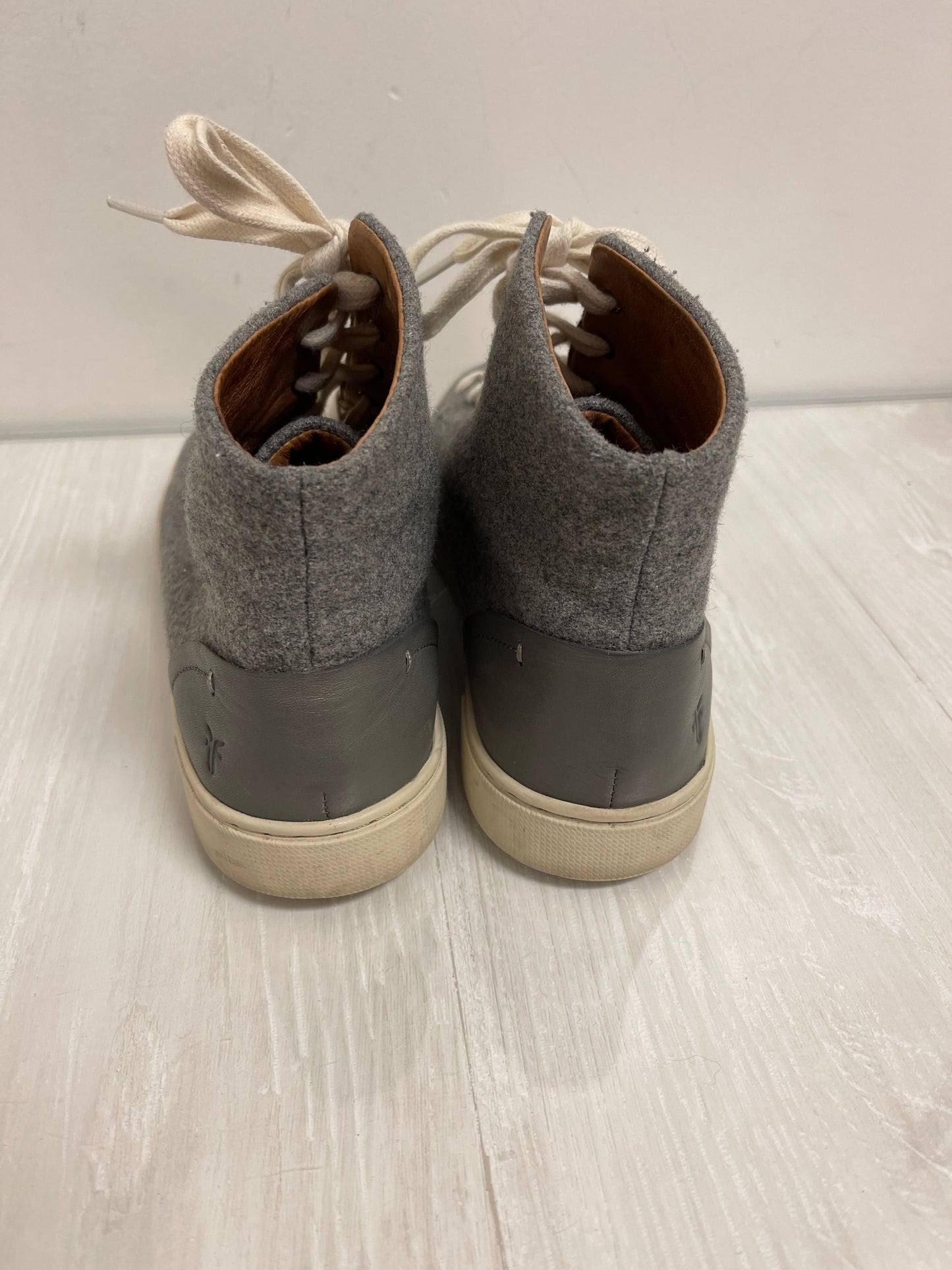 Shoes Sneakers By Frye In Grey, Size: 8.5
