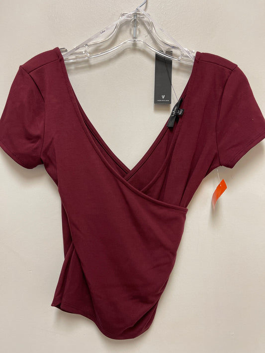 Top Short Sleeve By Lulus In Red, Size: Xs