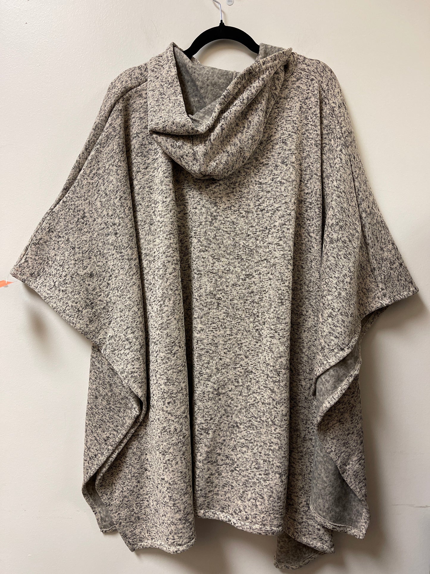 Shawl By Clothes Mentor In Grey, Size: Osfm