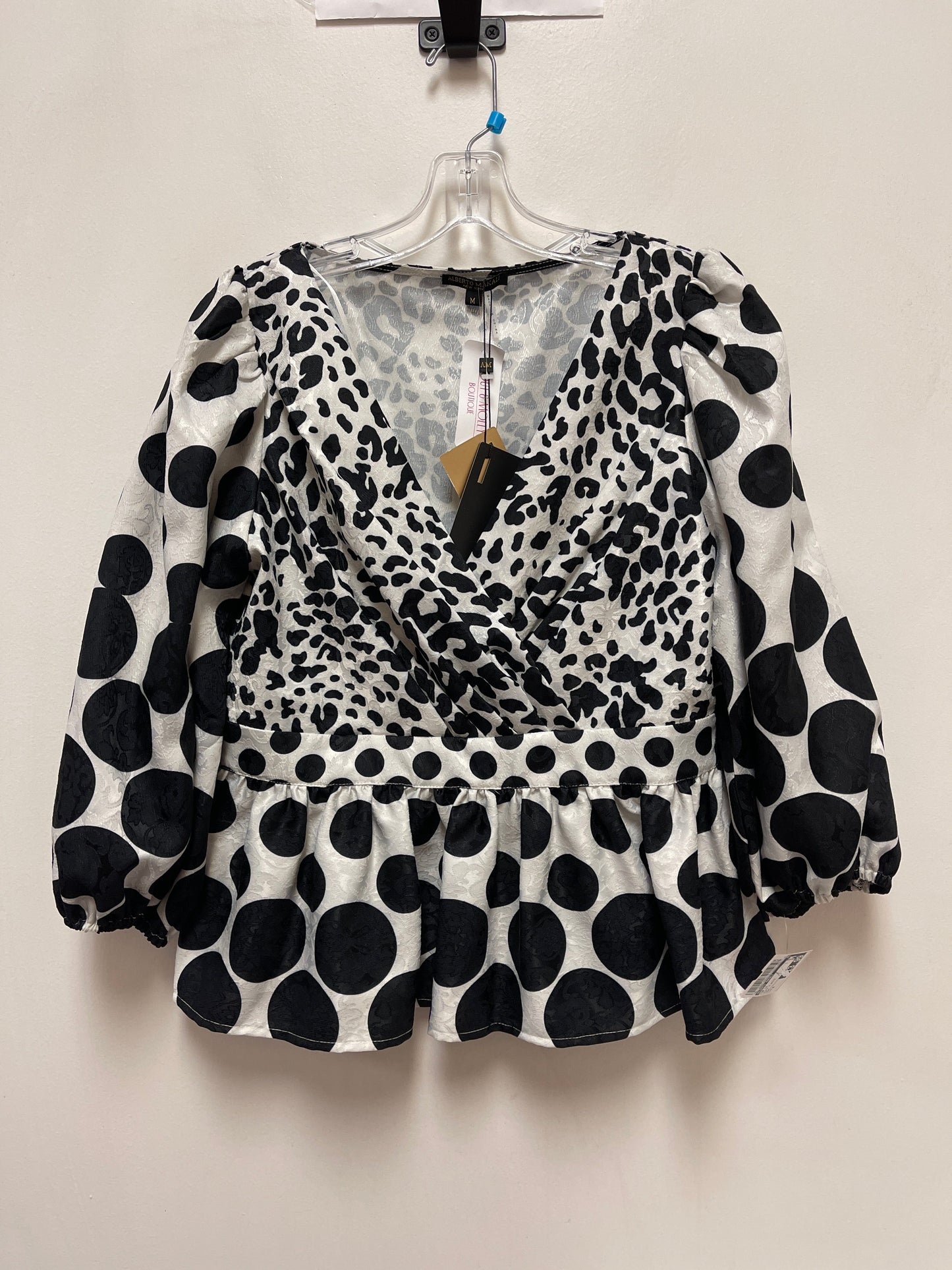 Top Long Sleeve By Alberto Makali In Black & White, Size: M