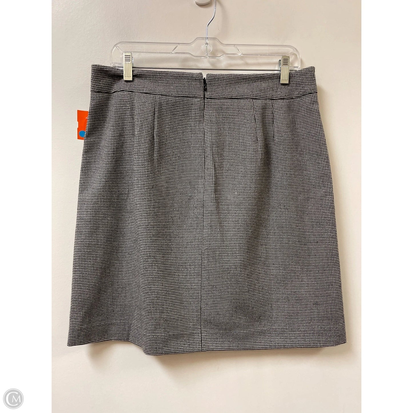 Skirt Mini & Short By Ann Taylor In Black & White, Size: 8