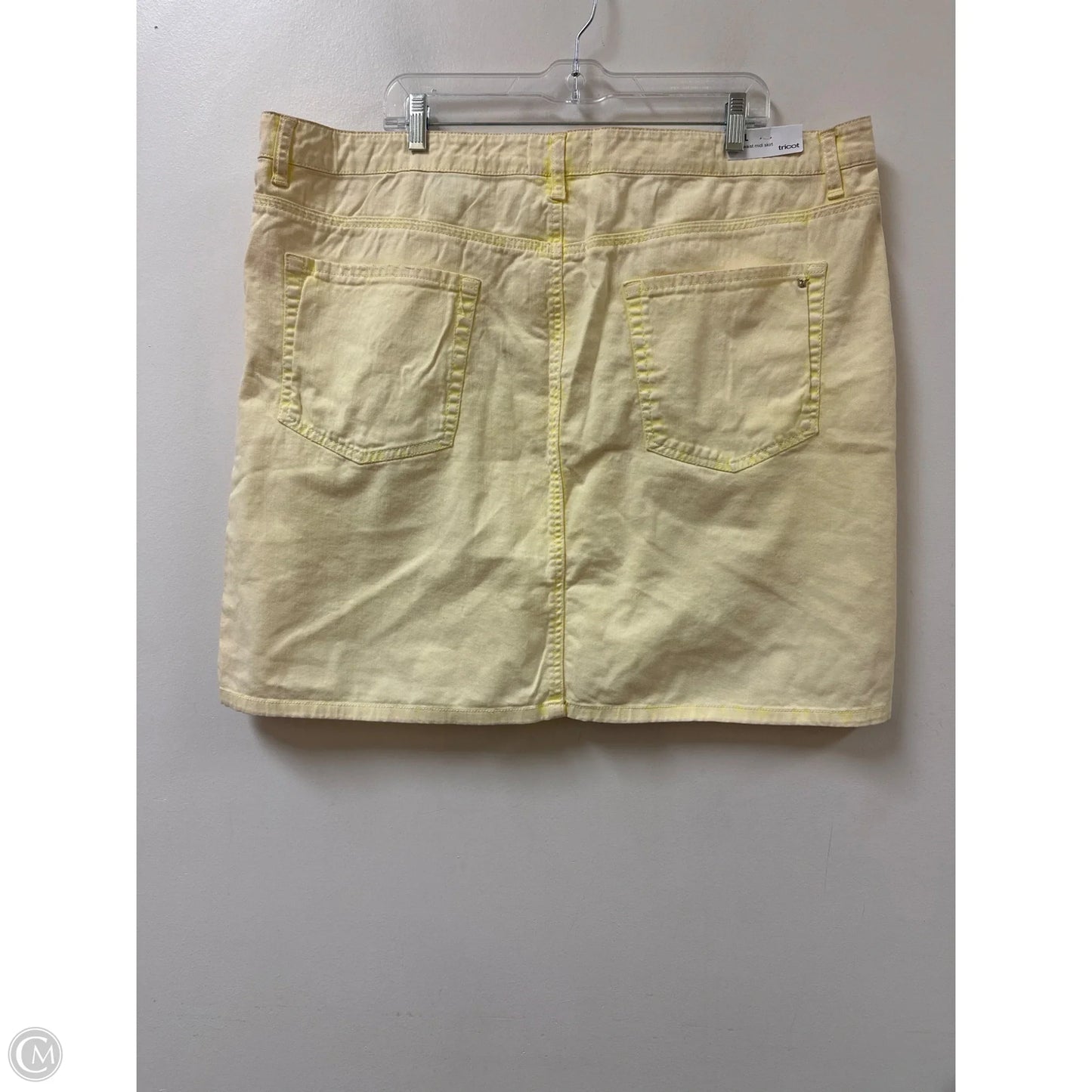 Skirt Mini & Short By Clothes Mentor In Yellow, Size: 22