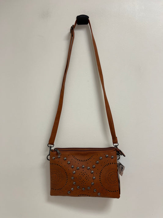 Crossbody By Clothes Mentor, Size: Medium