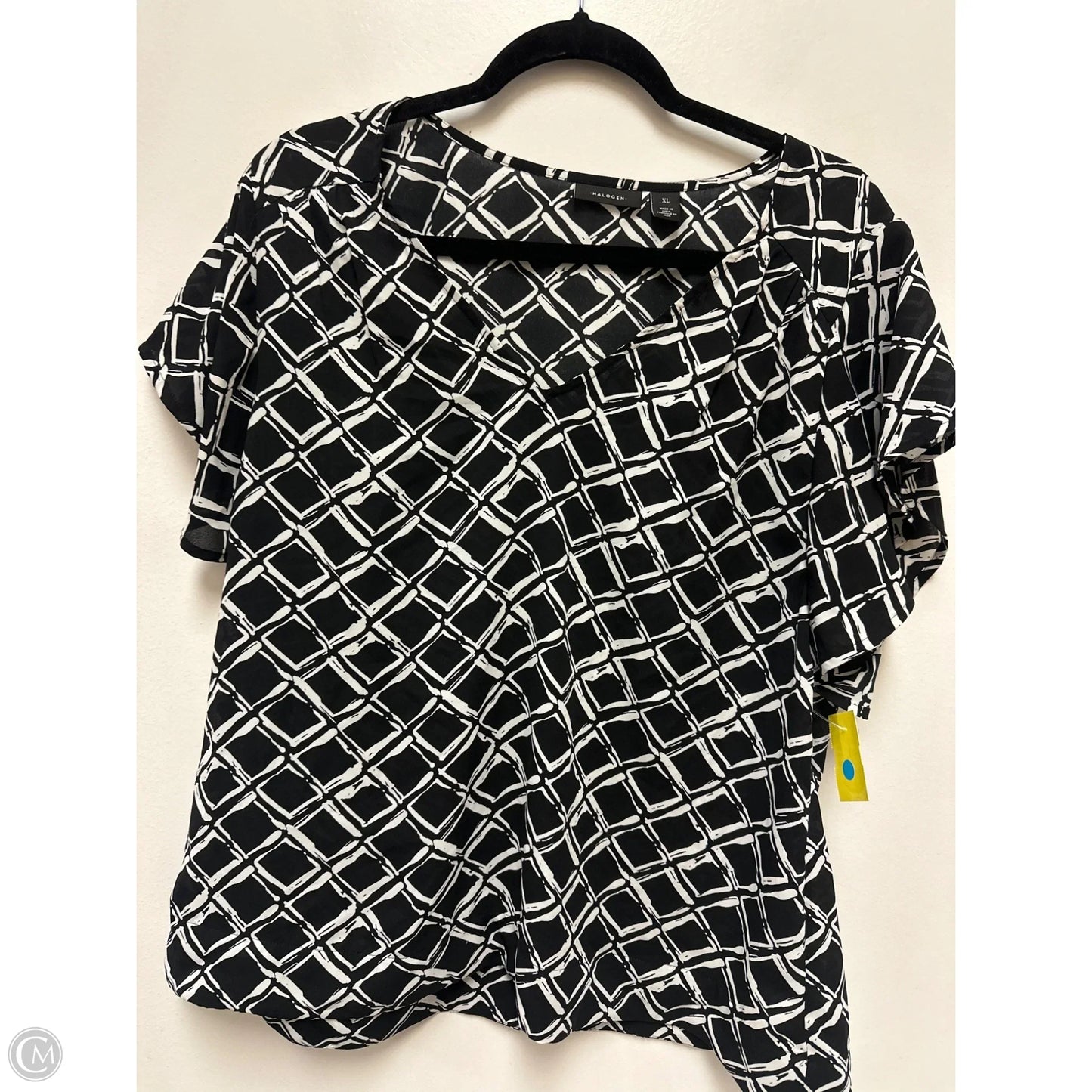 Top Short Sleeve By Halogen In Black & White, Size: Xl