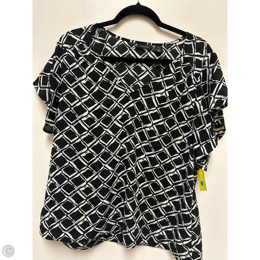 Top Short Sleeve By Halogen In Black & White, Size: Xl