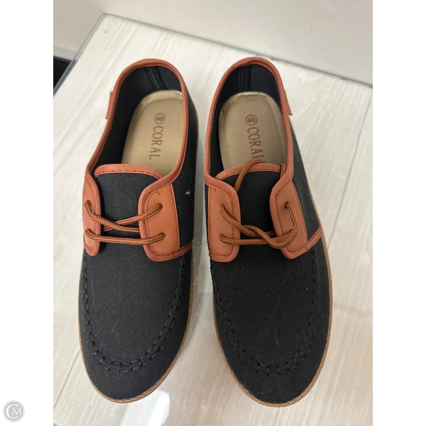 Shoes Flats By Clothes Mentor In Black & Brown, Size: 9.5