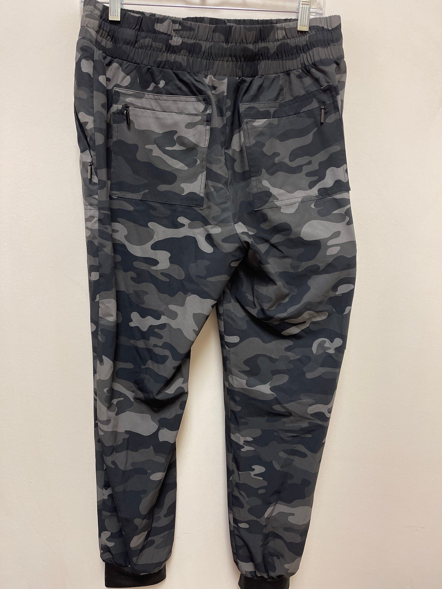 Athletic Pants By Chicos In Camouflage Print, Size: 6