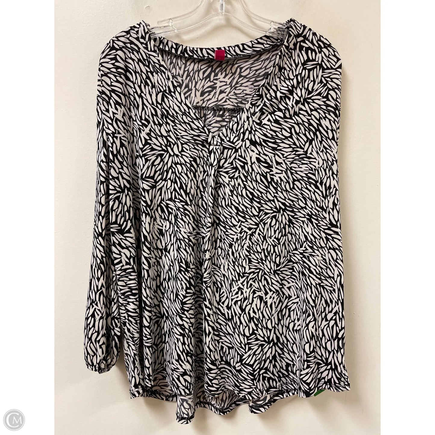 Top Long Sleeve By Vince Camuto In Black & White, Size: Xl