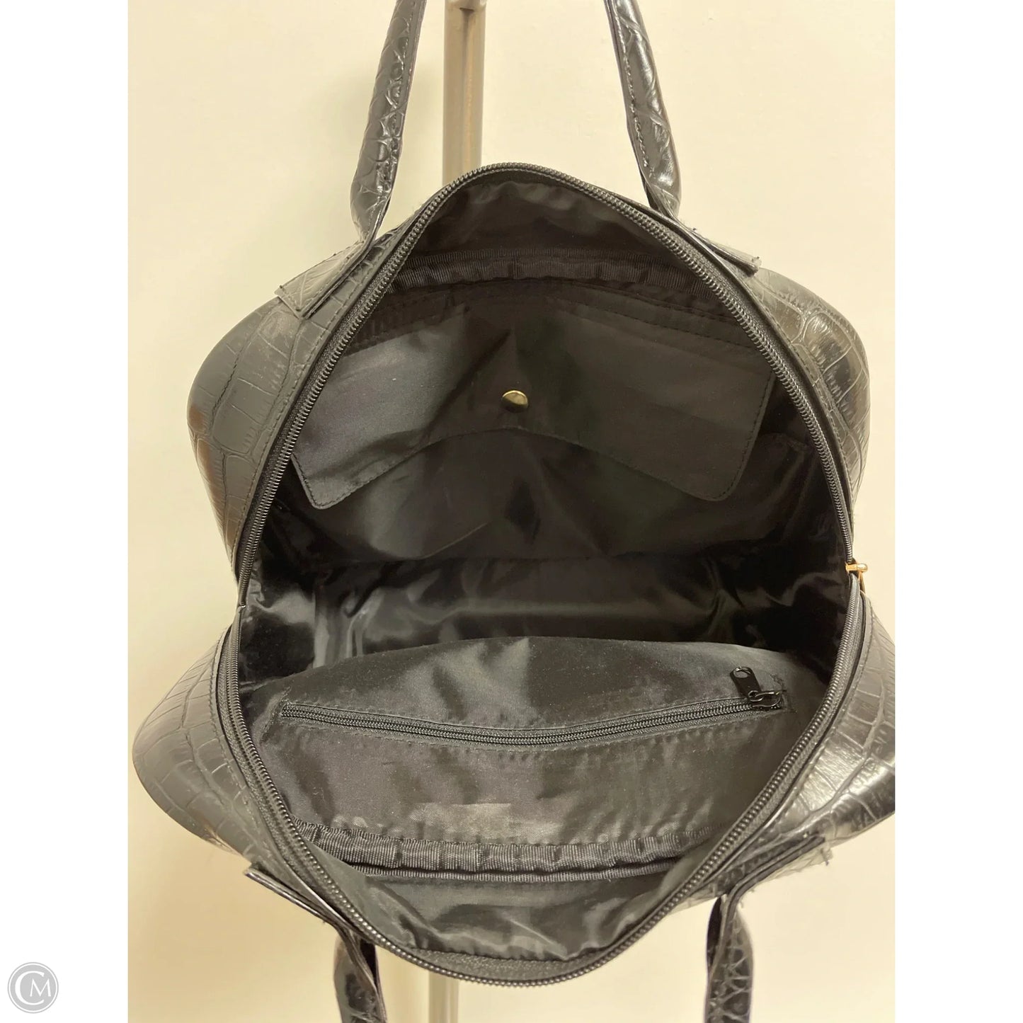 Handbag By Clothes Mentor, Size: Medium