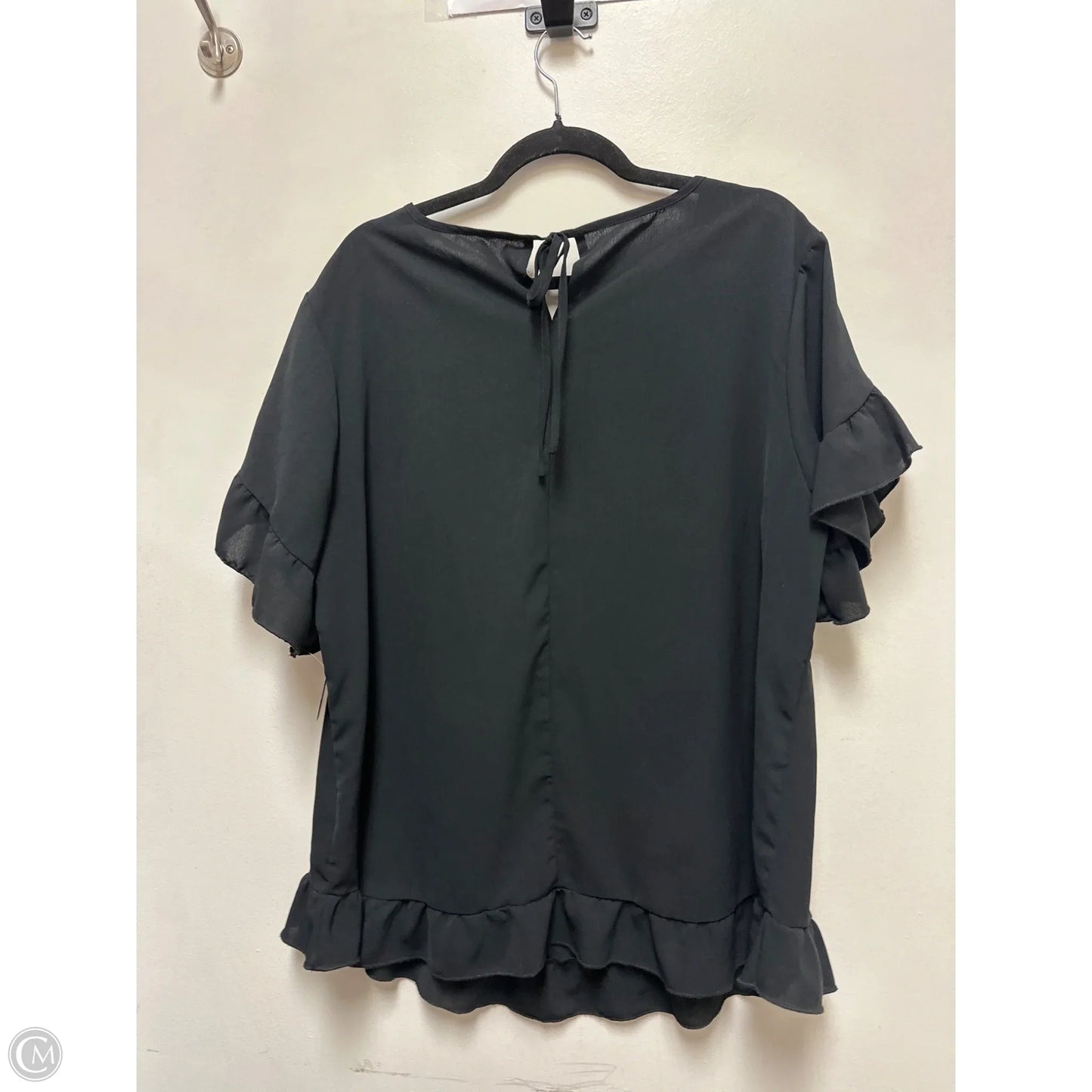 Top Short Sleeve By Shein In Black, Size: 1x
