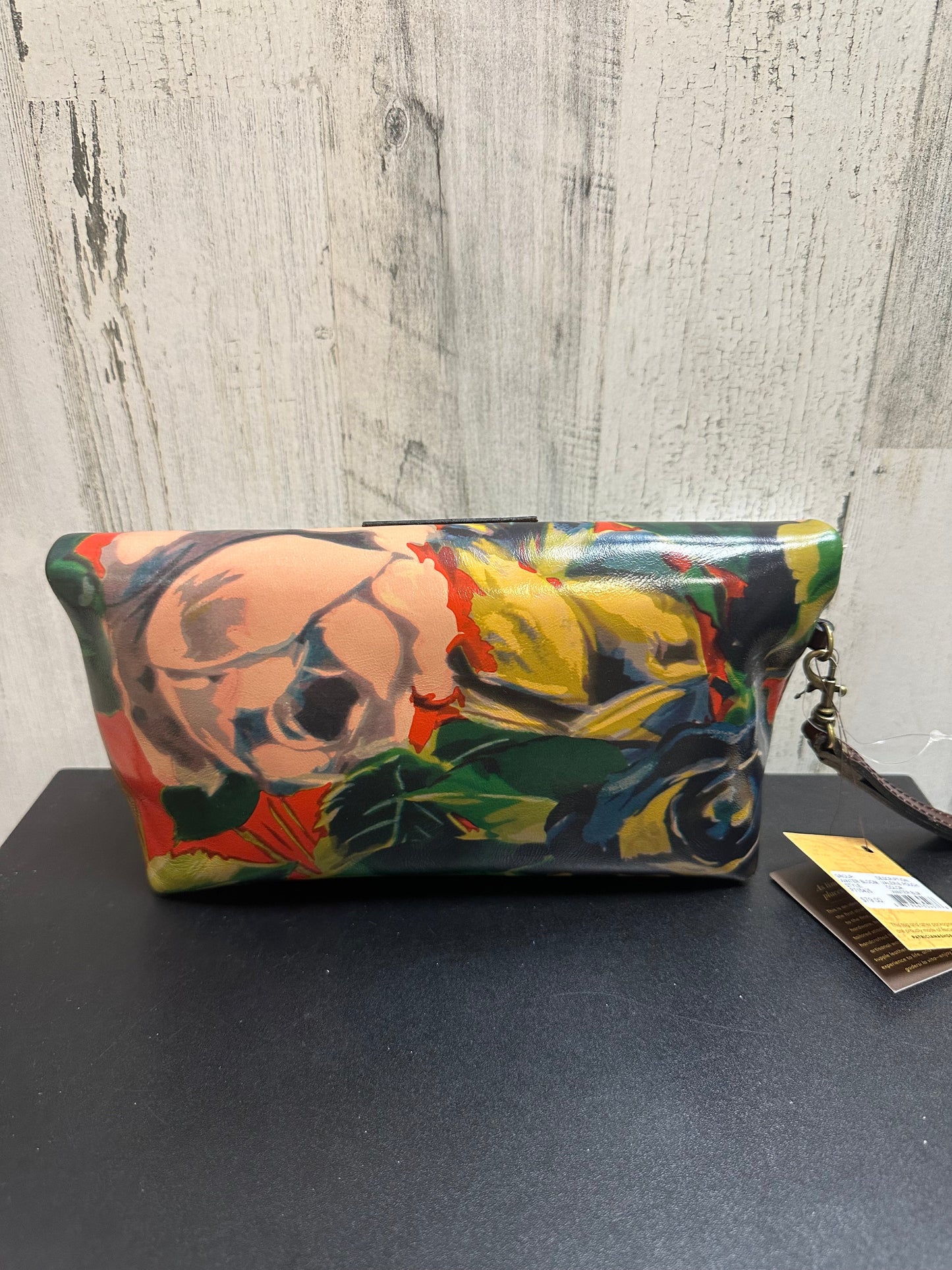 Wristlet Designer Patricia Nash, Size Medium