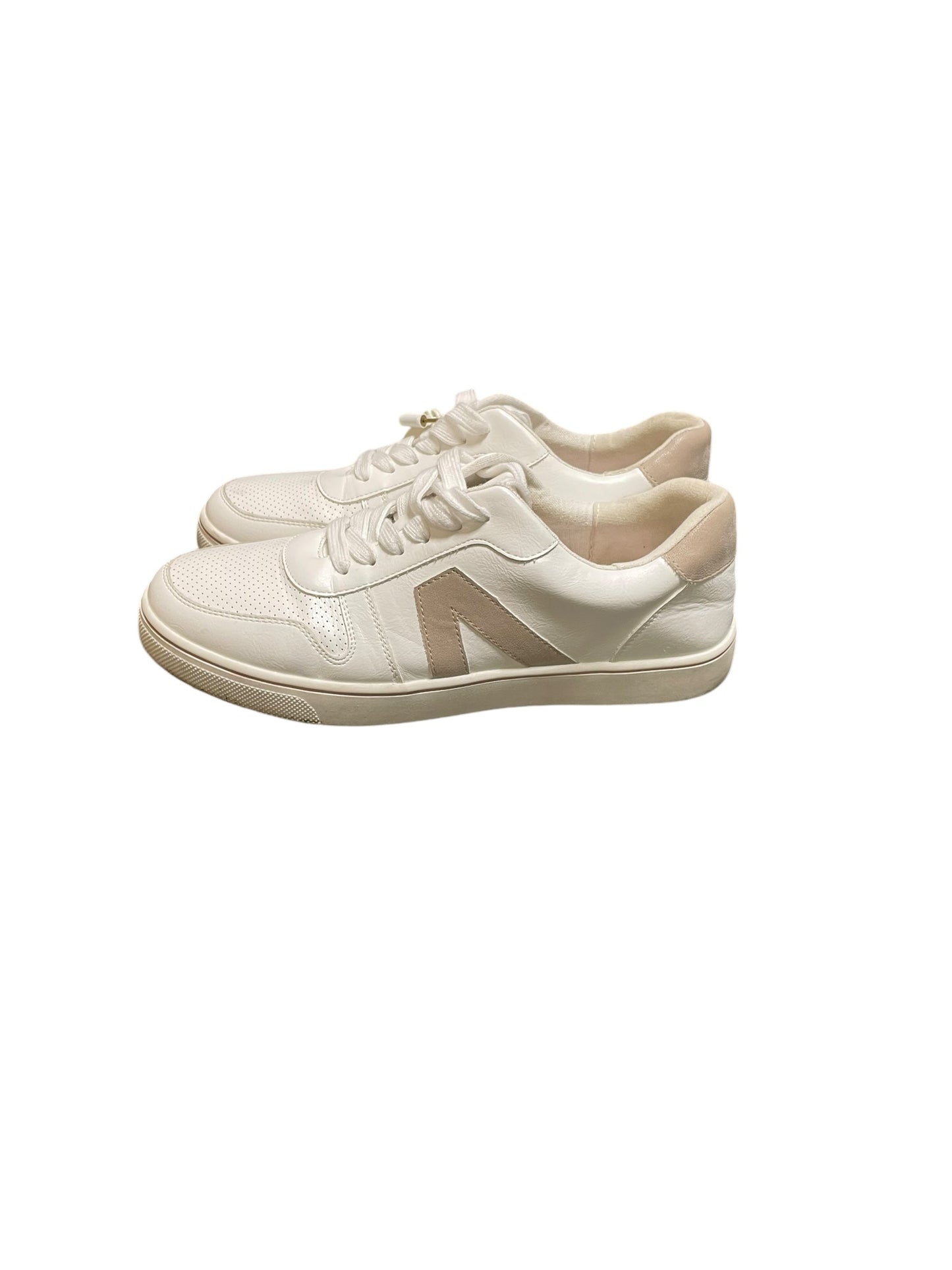 Shoes Sneakers By Mia In White, Size: 9.5