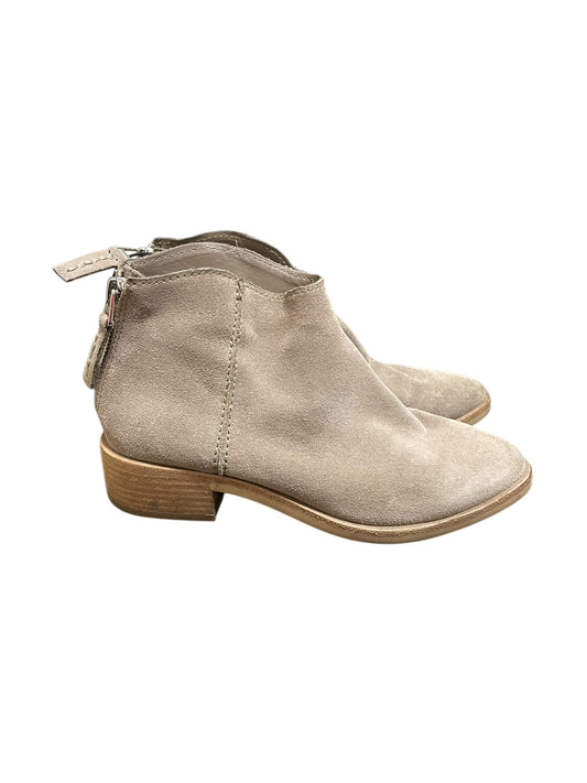 Boots Ankle Flats By Dolce Vita In Grey, Size: 6.5