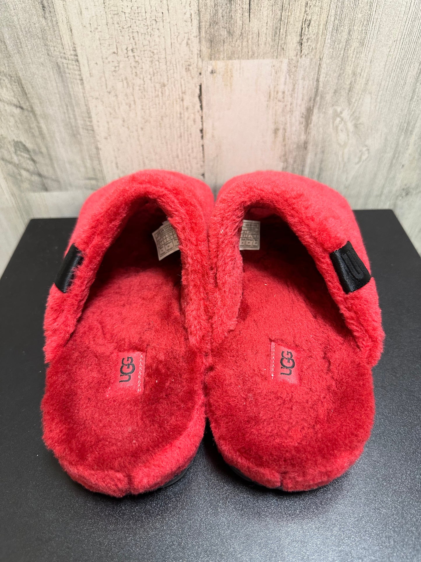 Red Shoes Flats Ugg, Size 10