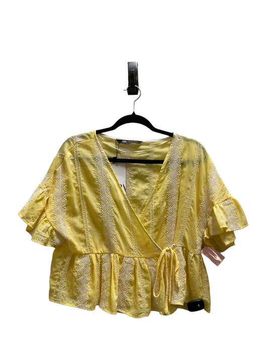 Top Short Sleeve By Zara In Yellow, Size: M