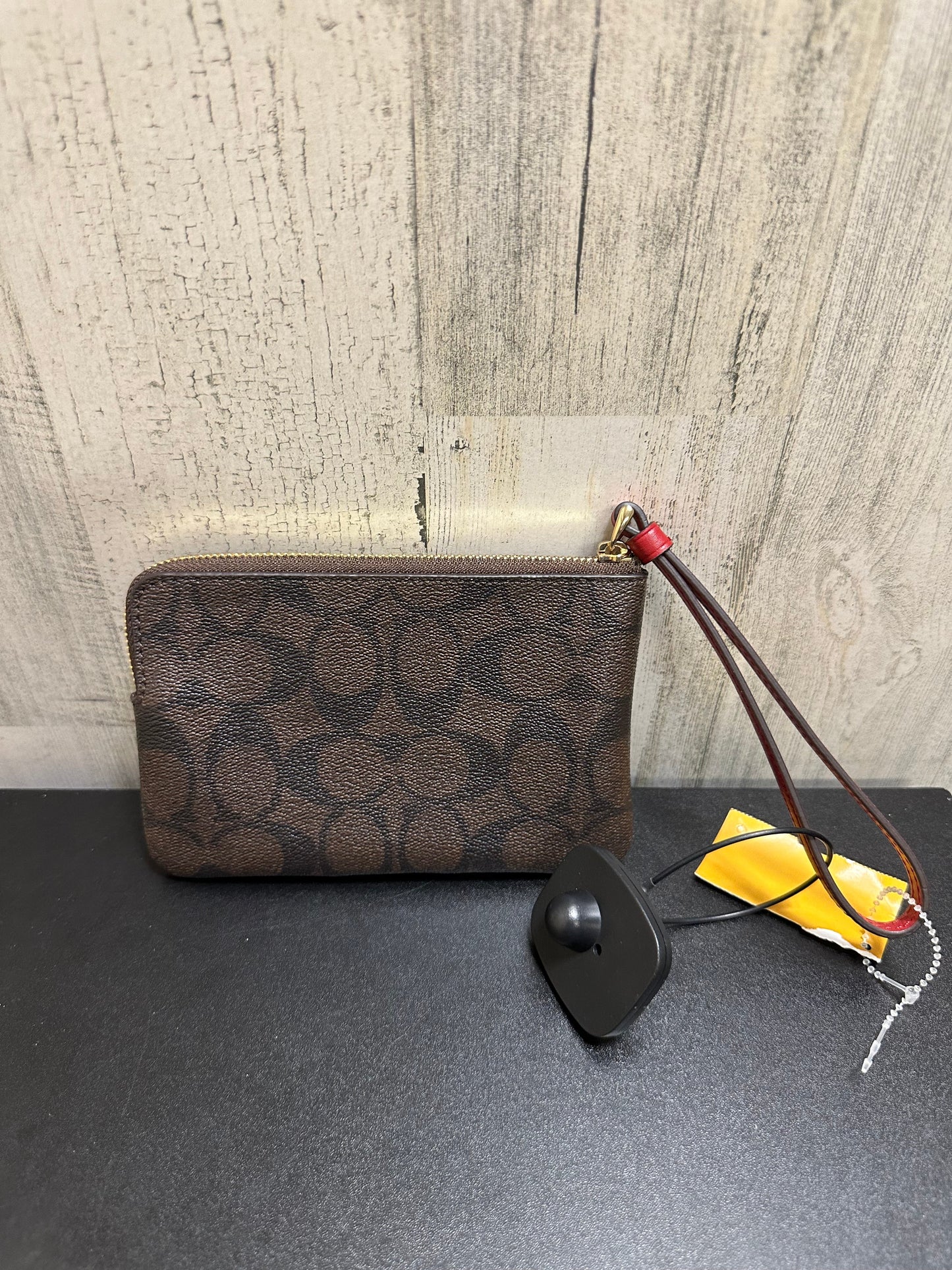 Wristlet Designer Coach, Size Small