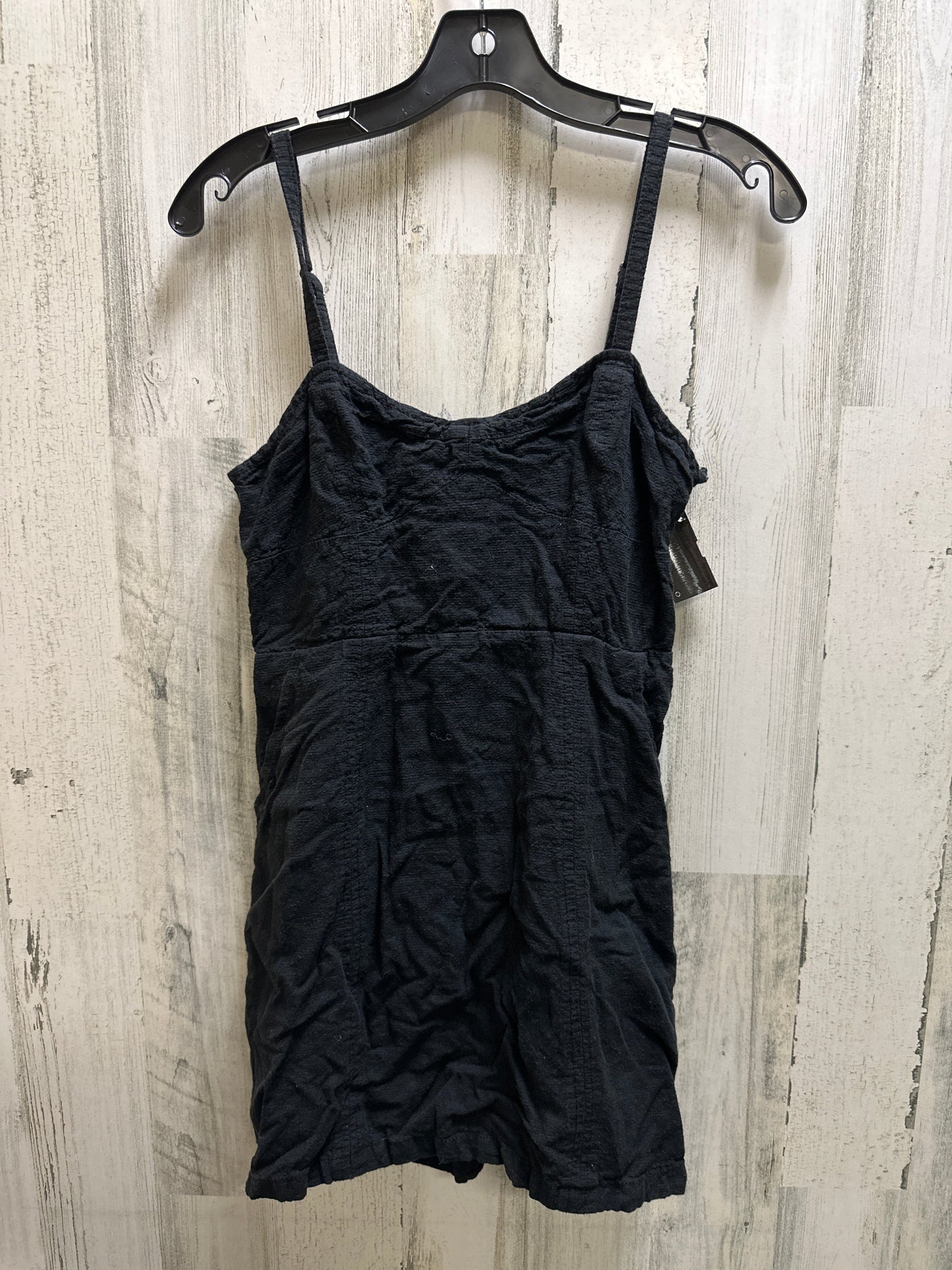 Top Sleeveless By Urban Outfitters  Size: M