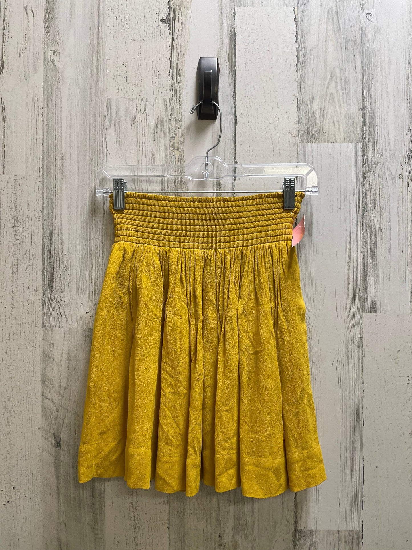 Skirt Mini & Short By Banana Republic In Yellow, Size: Xs