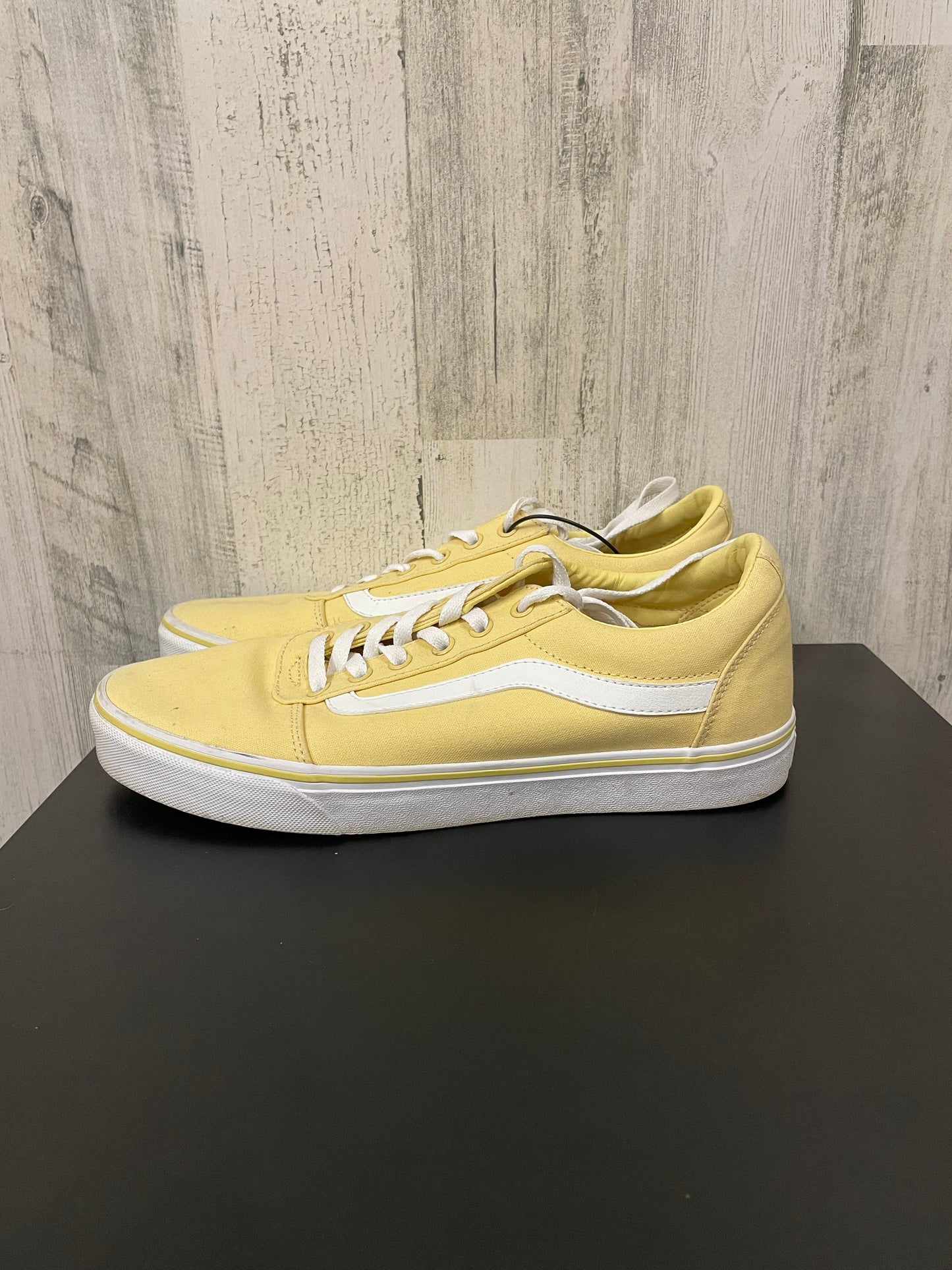 Shoes Sneakers By Vans In Yellow, Size: 11