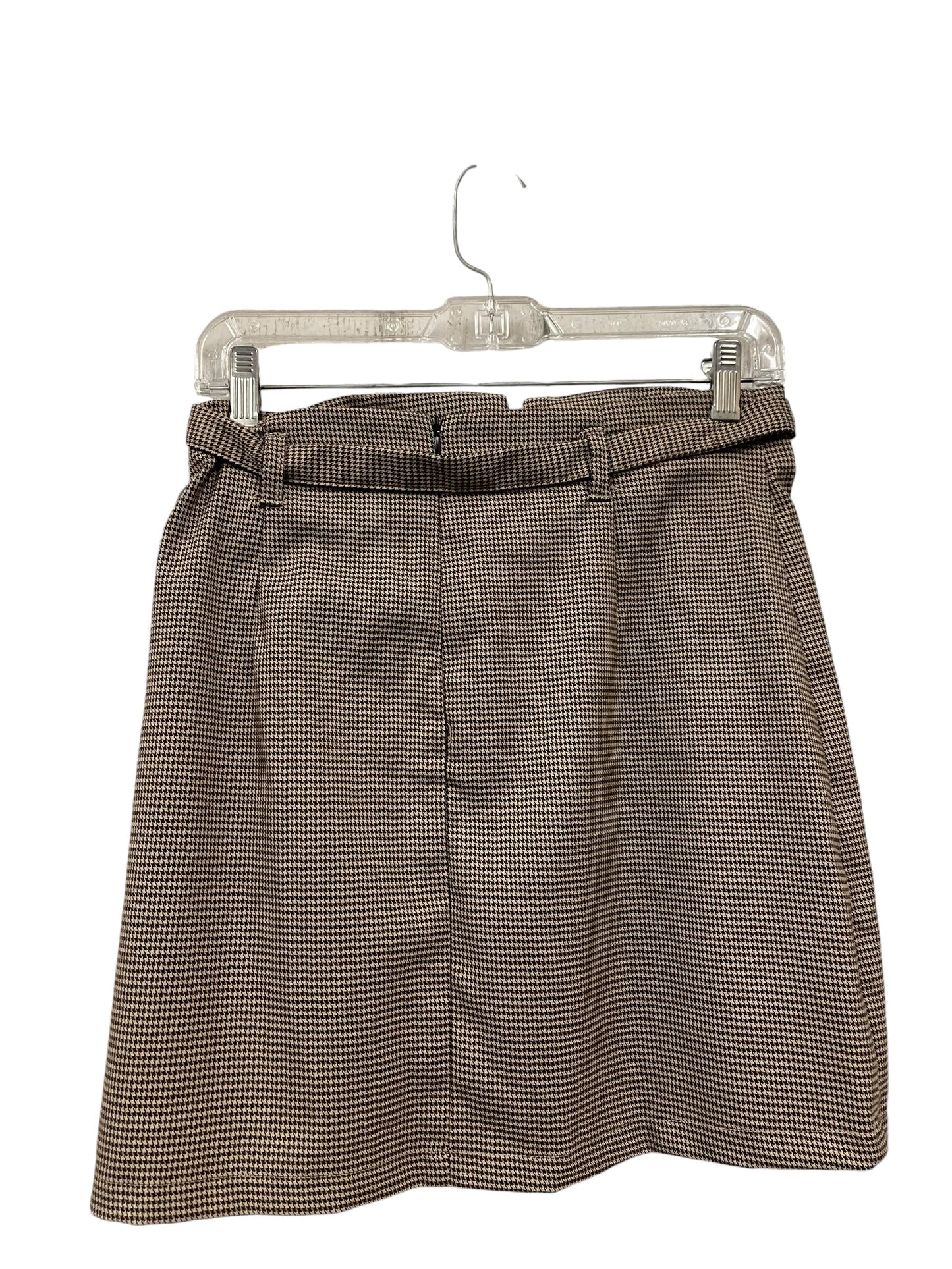 Skirt Mini & Short By Forever 21 In Tan, Size: 12