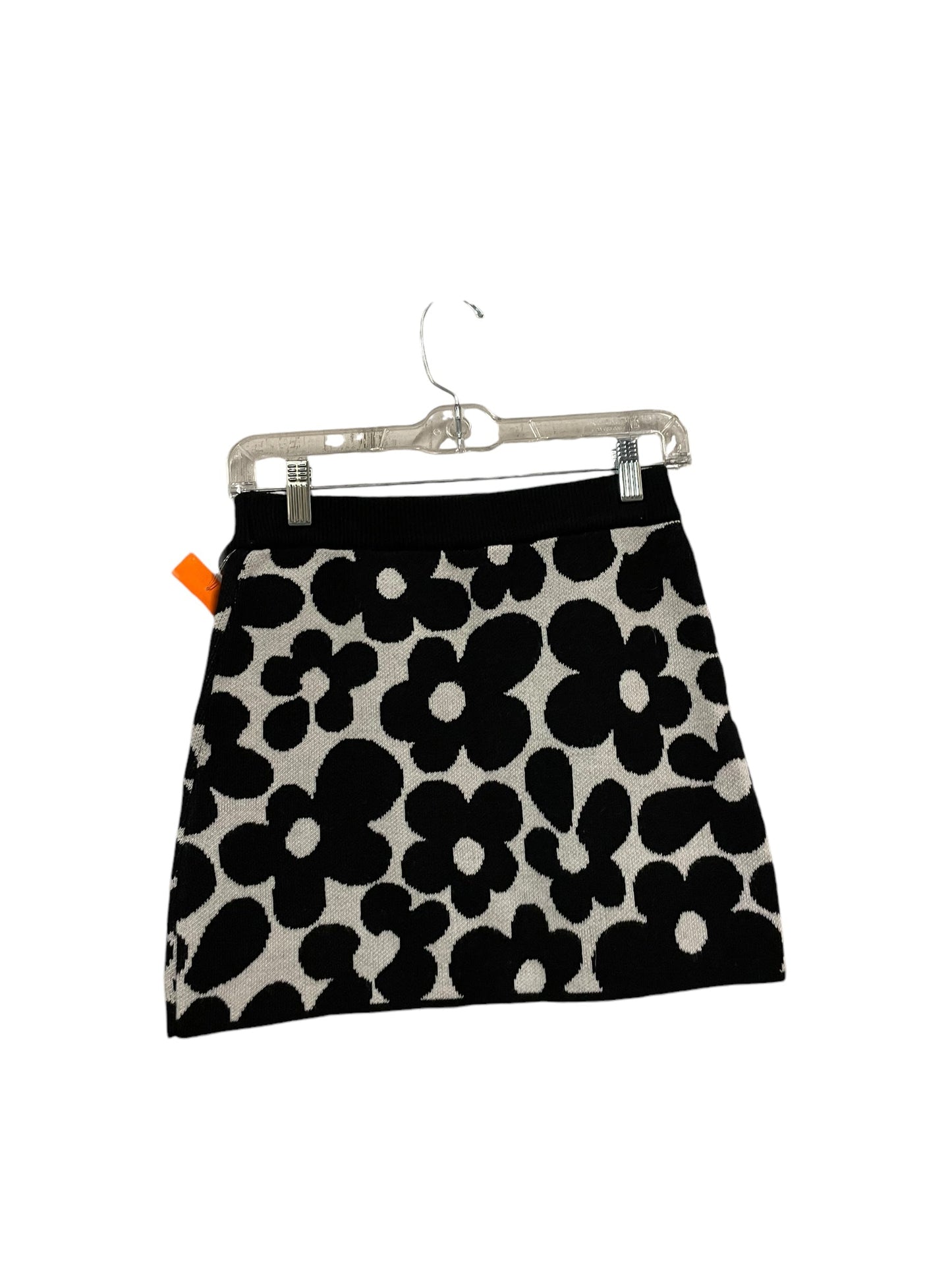 Skirt Mini & Short By Divided In Black, Size: Xs